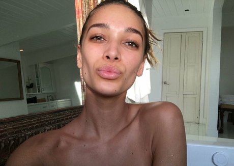 April Love Geary perfect model pic