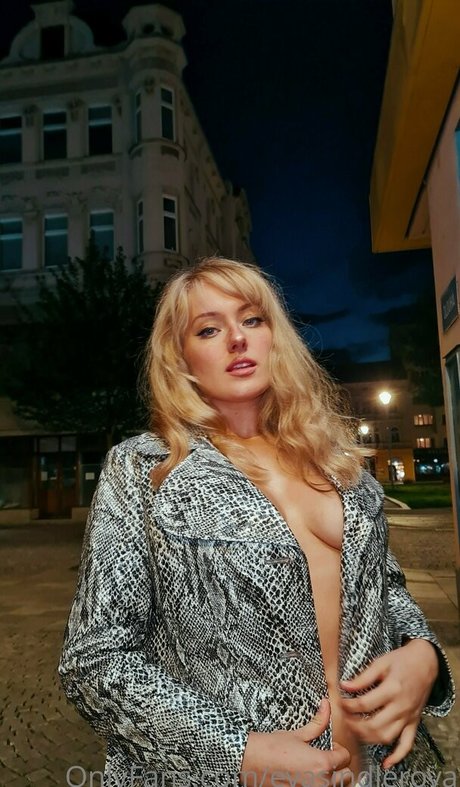 evasindlerova exclusive pornstar gallery