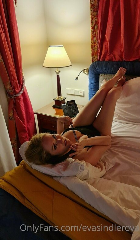 evasindlerova sexy pornstar img