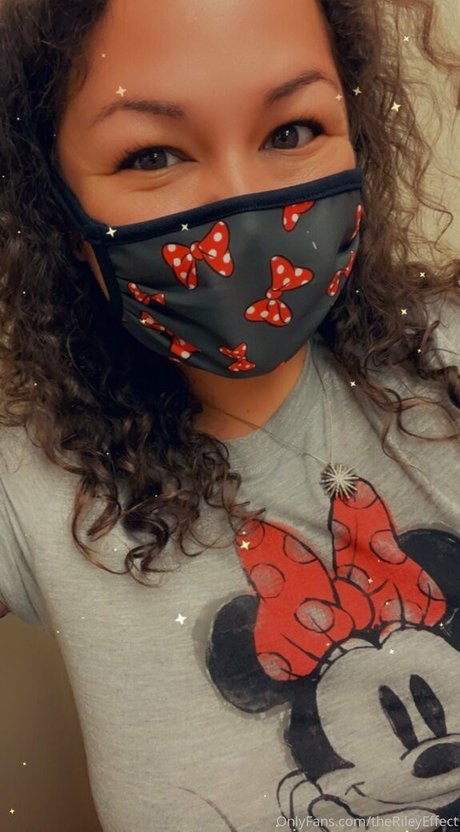 therileyeffect star nude picture