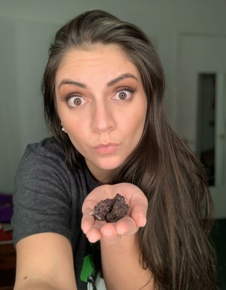 Dizzy Dazzle model nudes archive