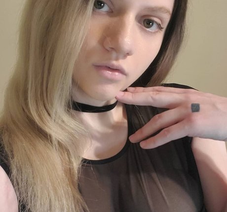 Annonalfa exclusive star photos