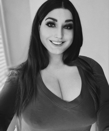 ThighHiBby Profile photo