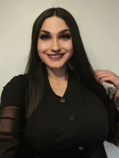 ThighHiBby porn actress gallery