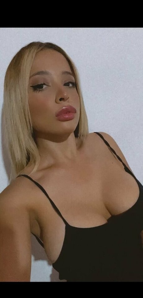 merylatina model nudes photos