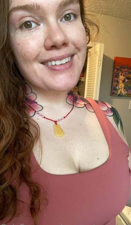 msrosalynquinn555 naked actress pics