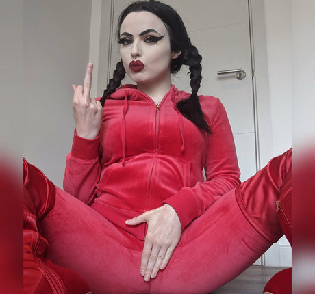 Empress Poison top model gallery