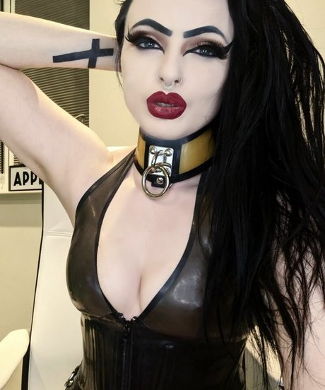 Empress Poison hot star galleries