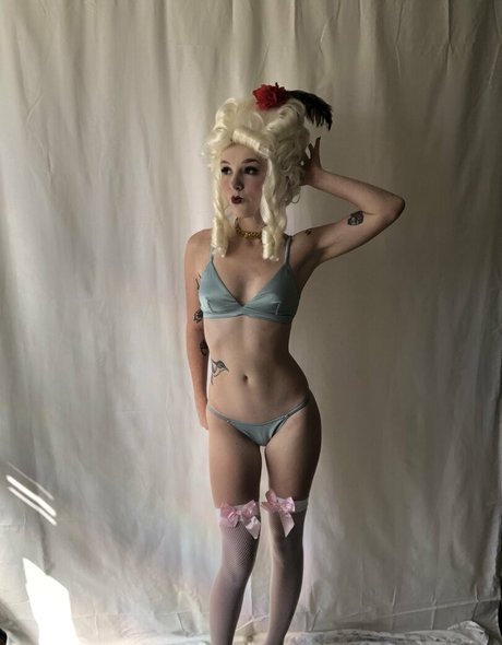 lilyevansfree model nice picture