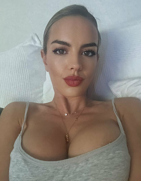 scarlett ass naked model photo