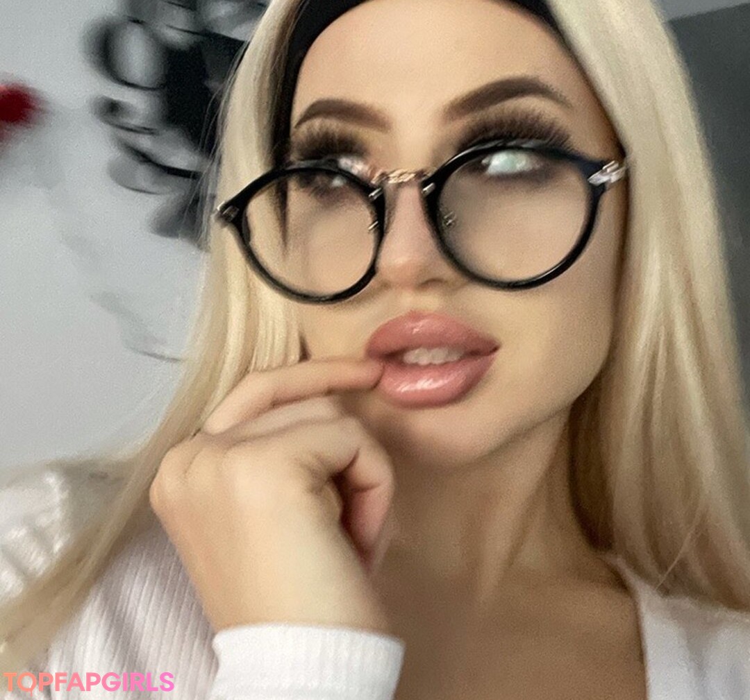 Makeeva69 xxx pornstar picture