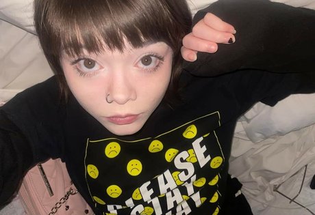 Lilac Lullaby model naked image