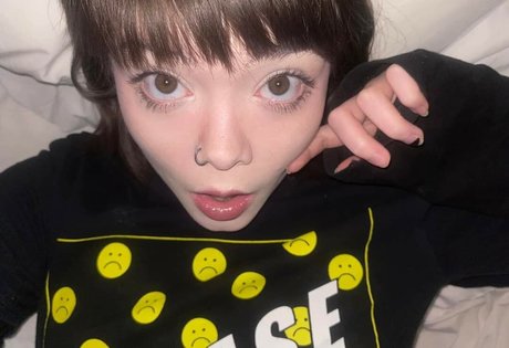 Lilac Lullaby model pretty photos