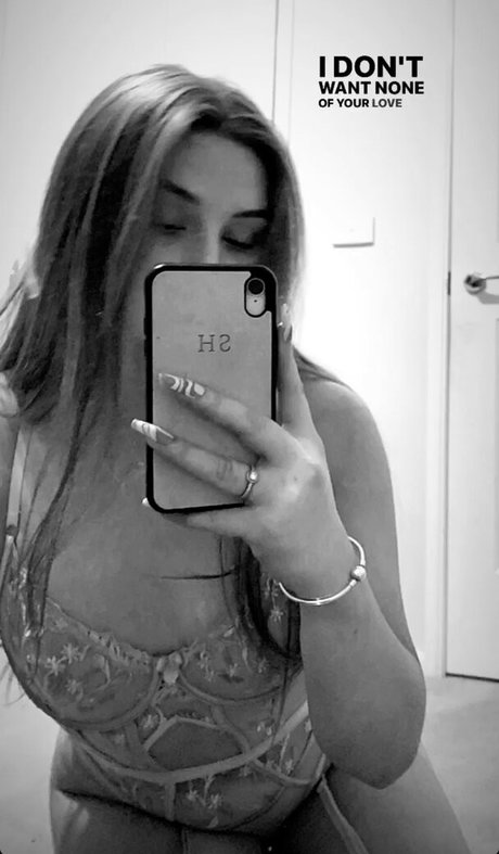 Stacey Hoult free model pics