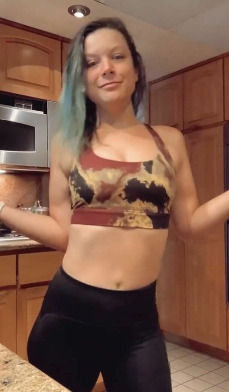 Kora Raw star naked img