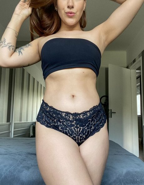 Sweet Mila beautiful star img