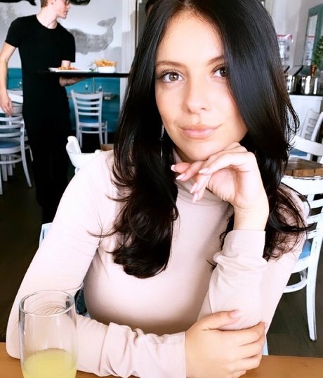 Rachel Winchester pornstar exclusive image