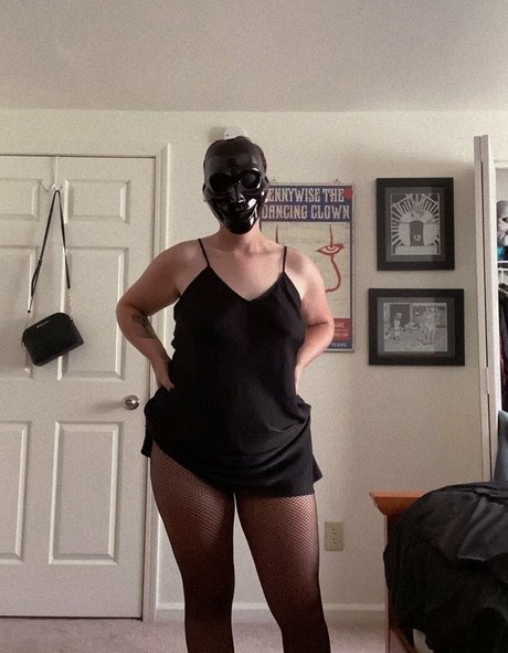 ghouliecunt perfect model pic