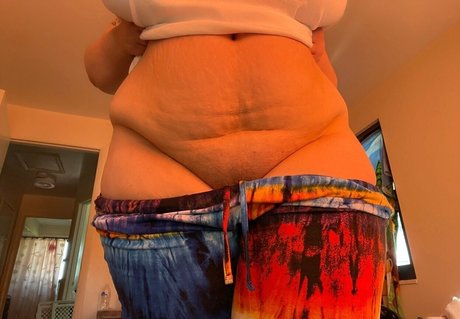 crybabymak nudes actress photo