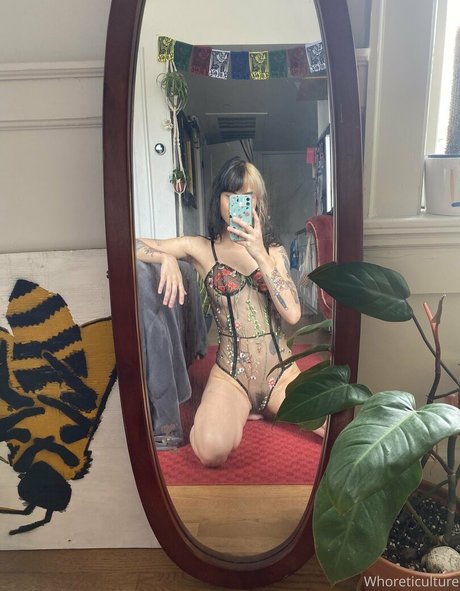 whoreticulture hot actress images