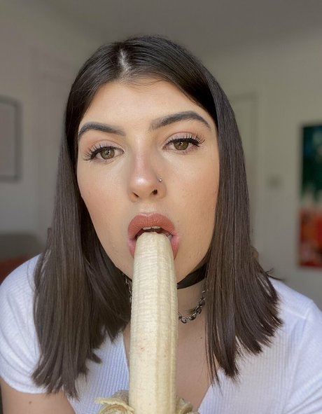 averywestvip exclusive actress picture