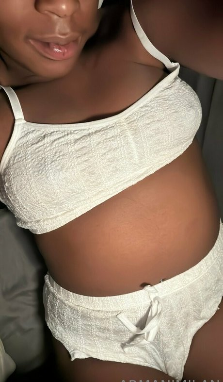 armilann model nudes pics