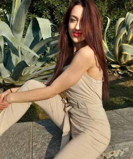 busty petite onlyfans exclusive image