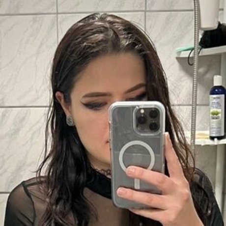 Vixennan pretty model pic