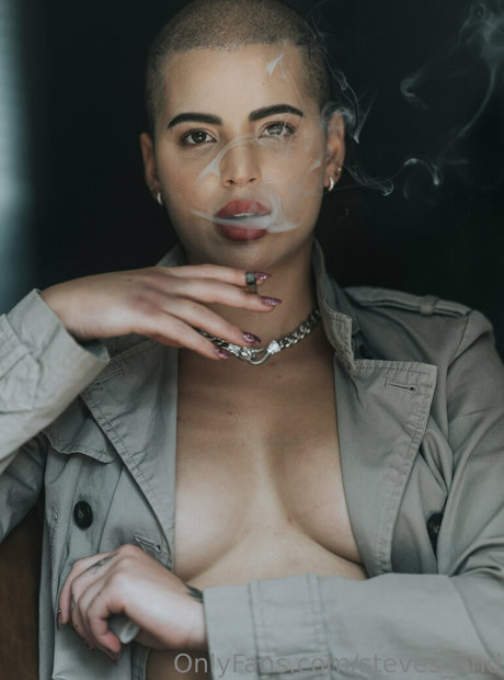 steves end actress gallery