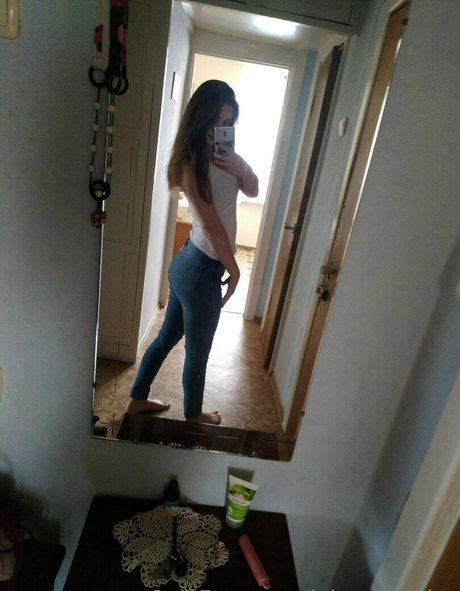 lolamercedes star hot image