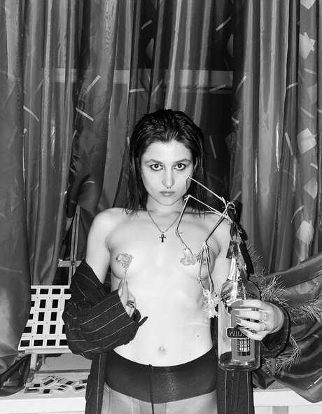 onlysukiclub free high quality actress picture