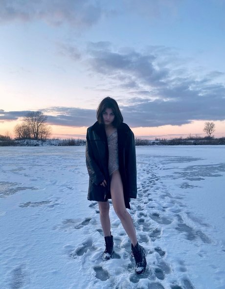 onlysukiclub free pretty model image