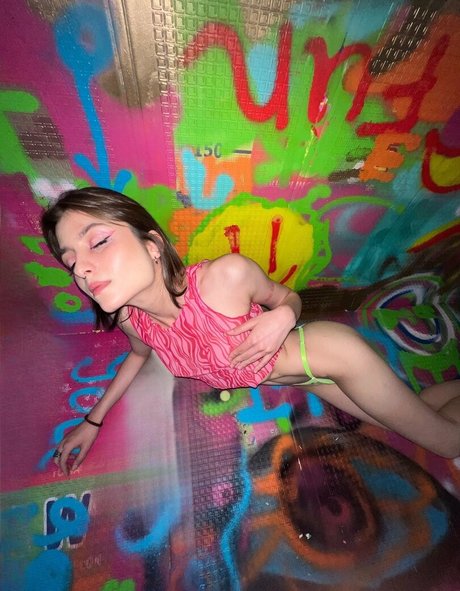 onlysukiclub free naked actress gallery