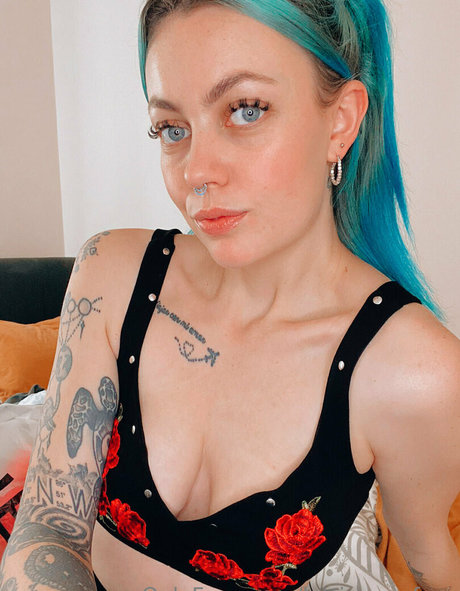 lottienovafree high quality actress galleries