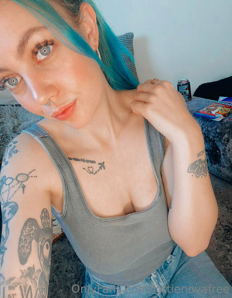 lottienovafree pretty actress pic