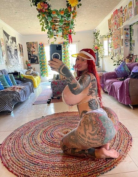 glamour onlyfans beautiful naked archive