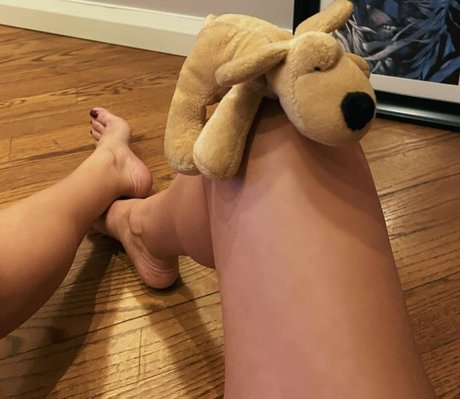 bernacalanthe adult model pics