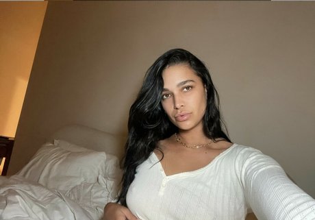 aprillovegeary hd actress pics