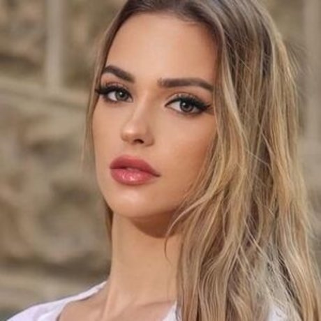 Nikol Lemme star perfect images