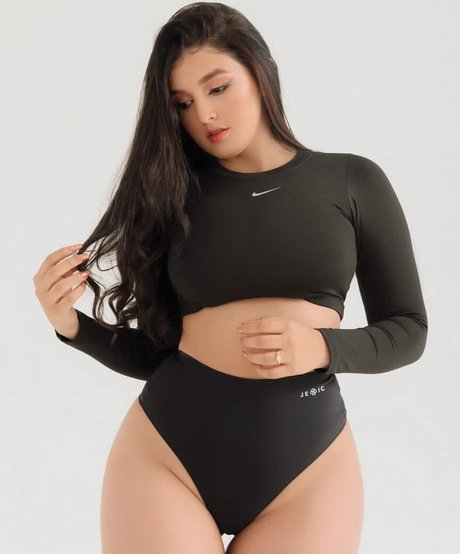 Dayalis Moreno star sexy photos