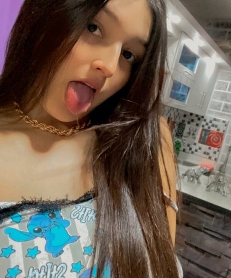 Dayalis Moreno star exclusive photo