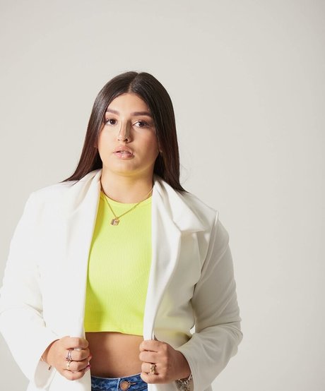 Dayalis Moreno art model pictures