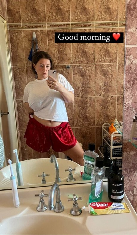 SliceOfSalami star hot images