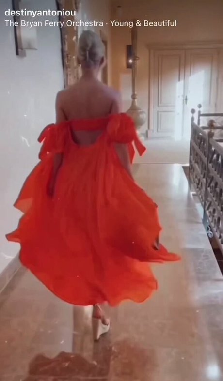 Daisy Anderson exclusive model pic