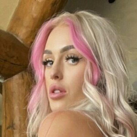 tittyauna beautiful actress image