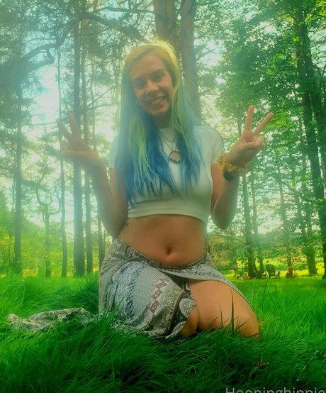 hoopinghippie23 art model pictures