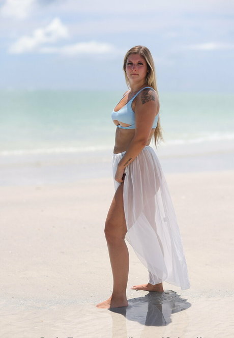 hotwifelexilovex model art pics