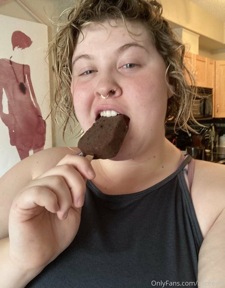 aliceeats beautiful actress img