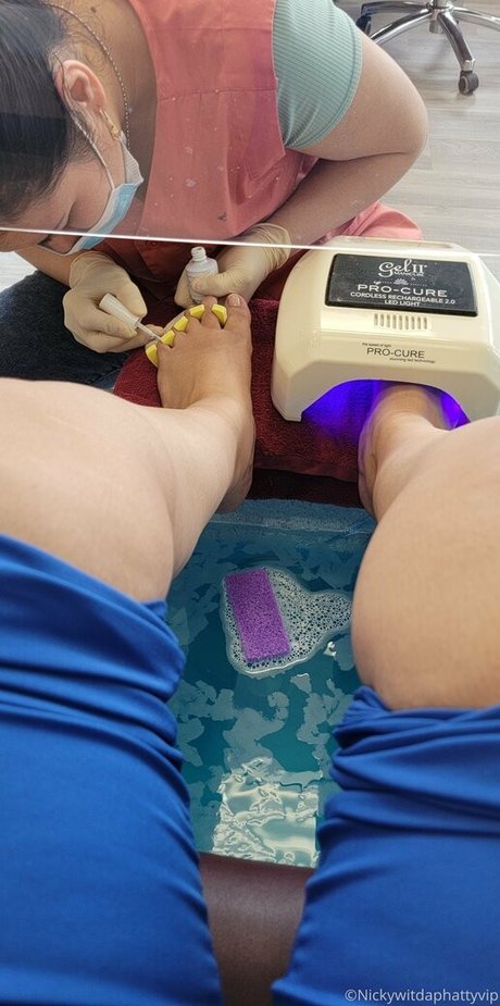 bigbuttsmutt erotic model archive