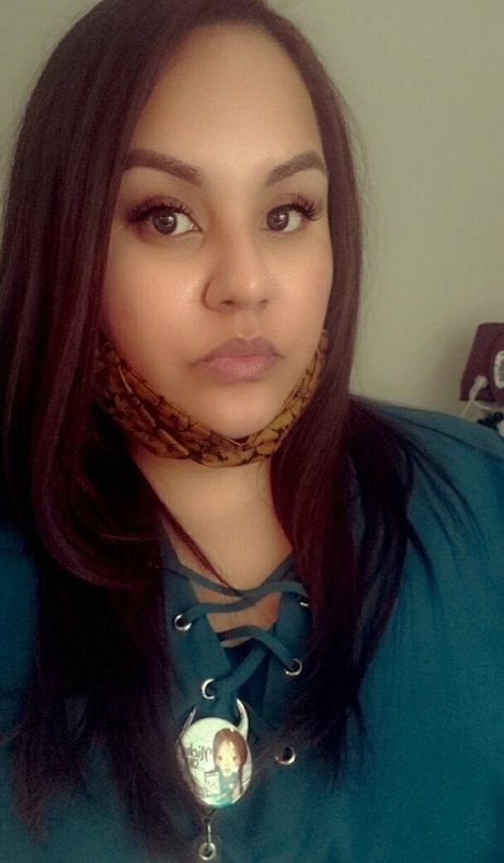 bigbuttsmutt naked pornstar img